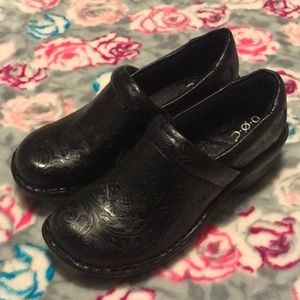 Brand new with tags boc clogs black